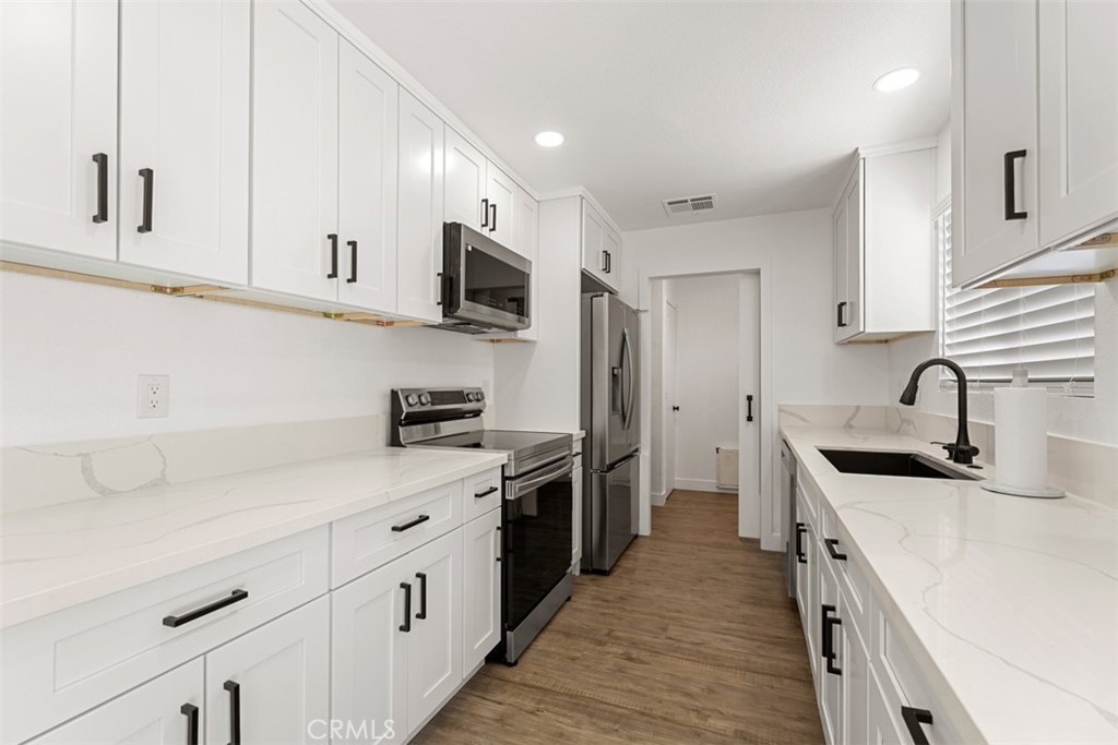 9571 Brookline Property Photo 16