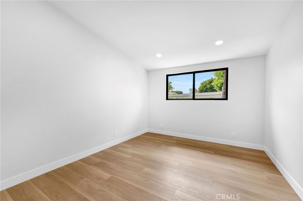 3064 Gibraltar Property Photo 27