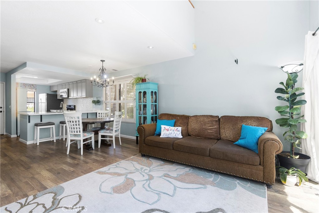 137 Pearl Property Photo 4