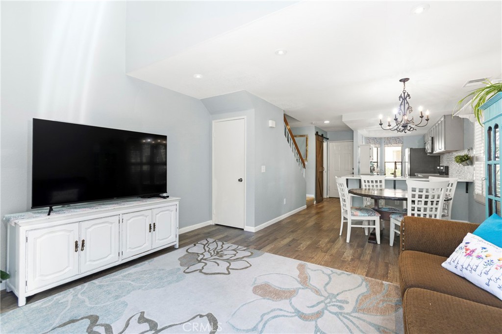 137 Pearl Property Photo 5
