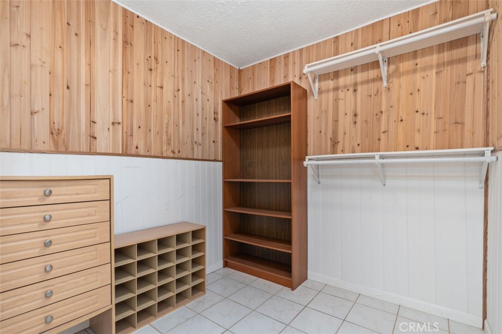 8702 Davmor Property Photo 33