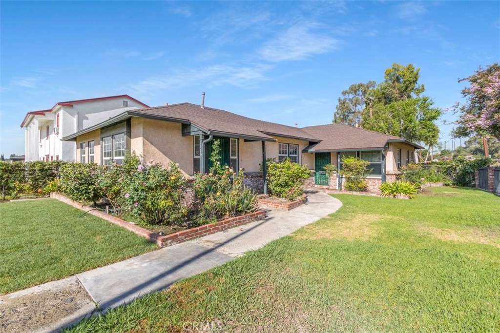 2305 Schoolside