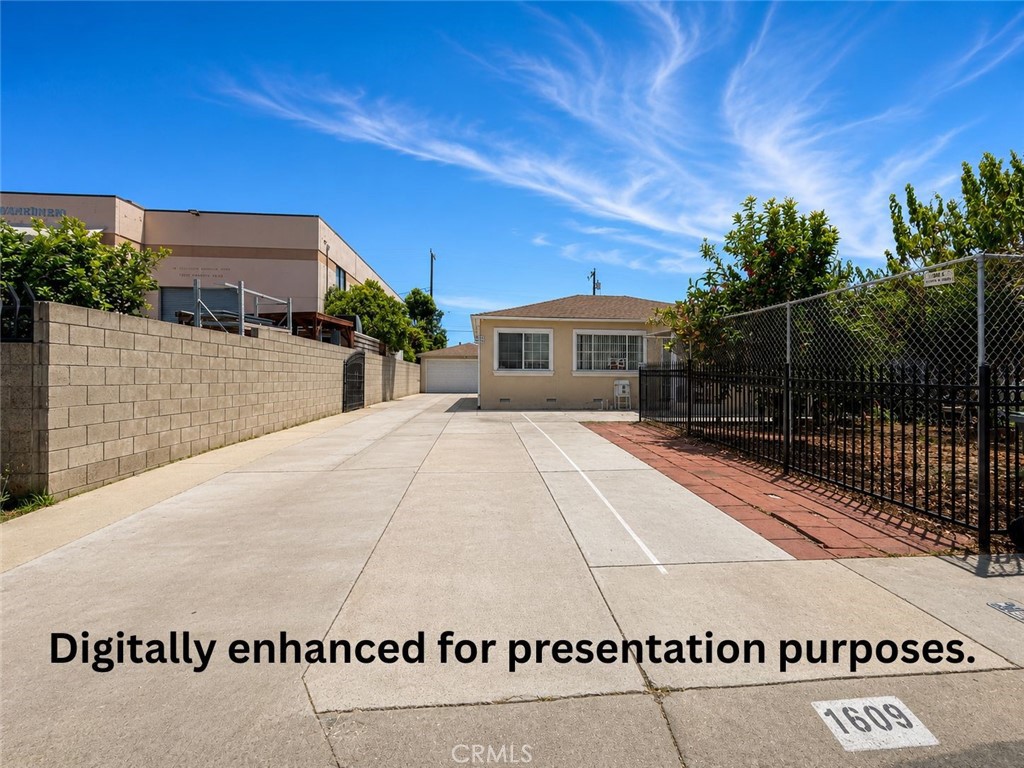 1609 N Parsons Pl Property Photo 2