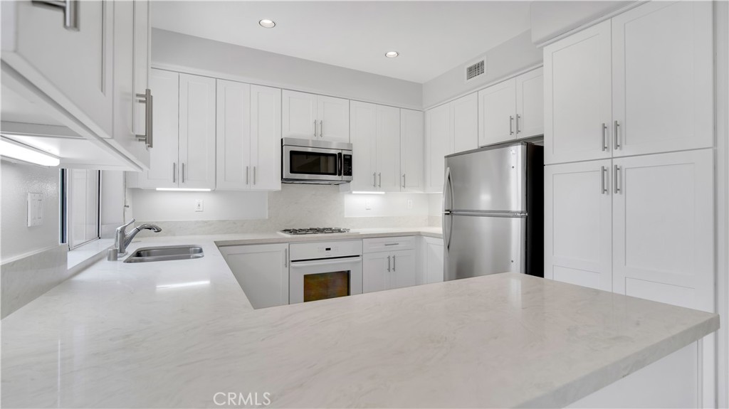 12944 Maxwell Drive Property Photo 3