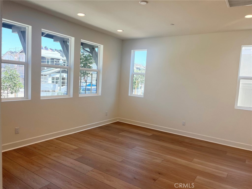 485 Tracy Place Property Photo 2