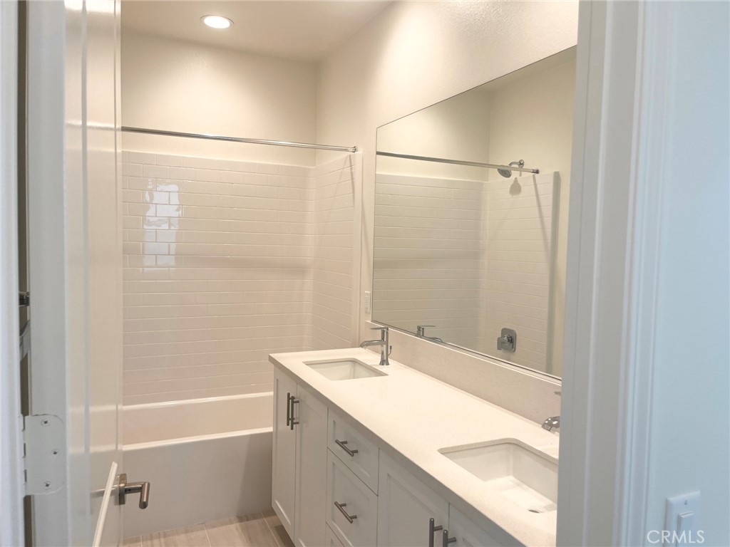 485 Tracy Place Property Photo 10