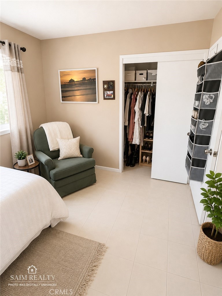 22113 22115 Seine Avenue Property Photo 2