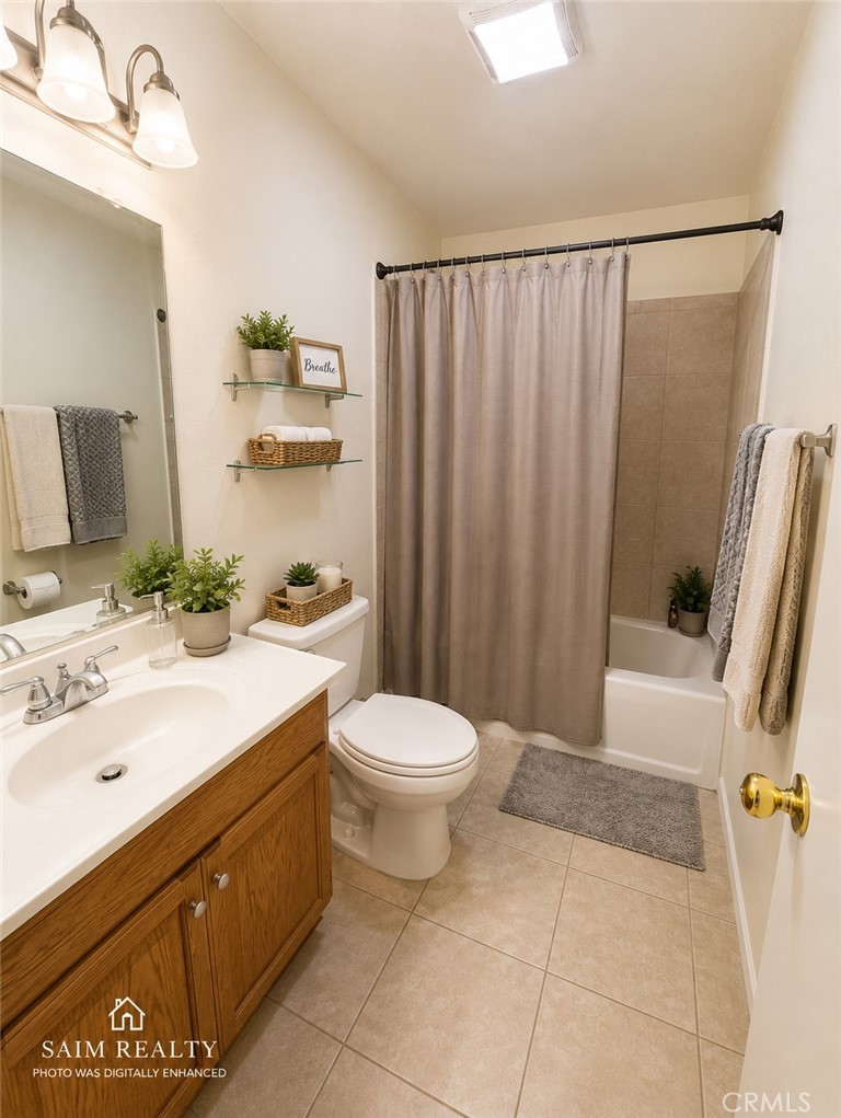 22113 22115 Seine Avenue Property Photo 3