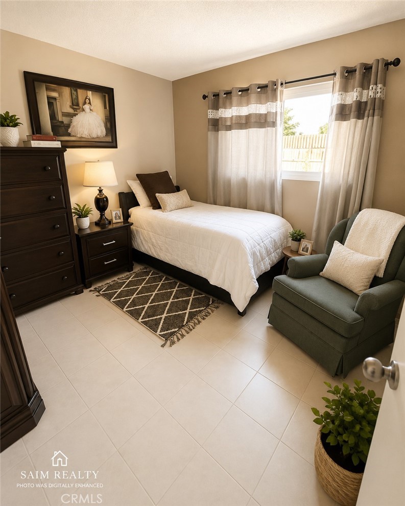 22113 22115 Seine Avenue Property Photo 4