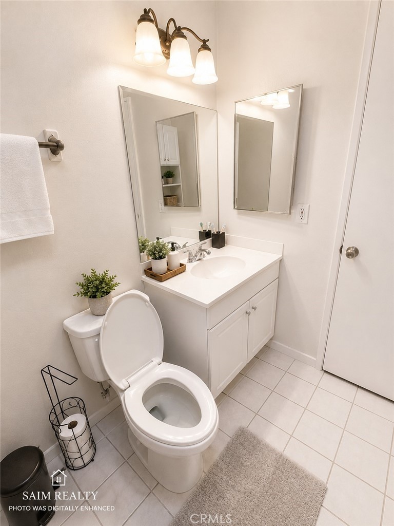 22113 22115 Seine Avenue Property Photo 8