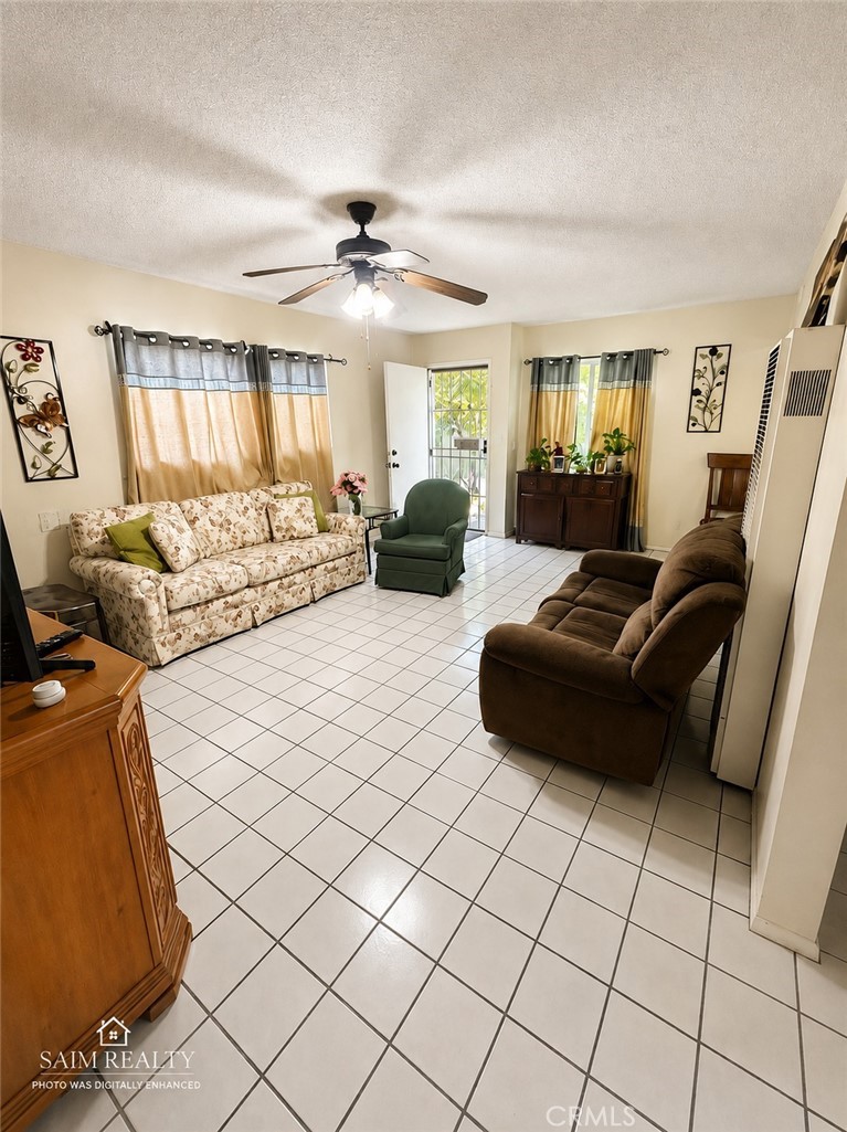 22113 22115 Seine Avenue Property Photo 12