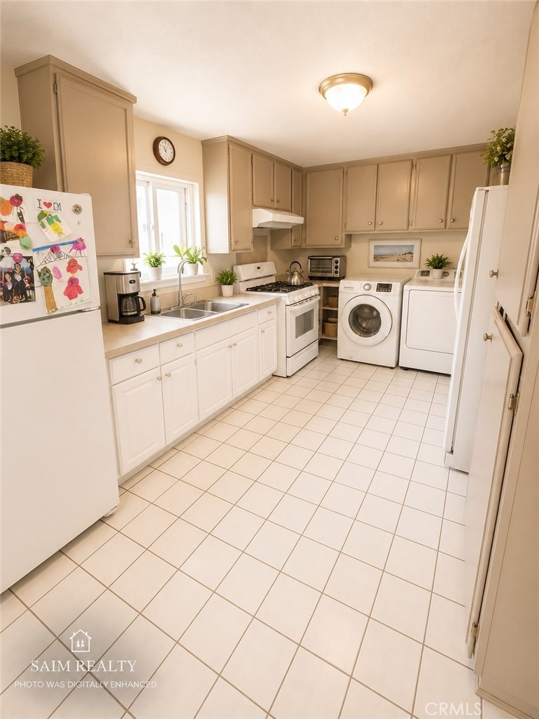 22113 22115 Seine Avenue Property Photo 15