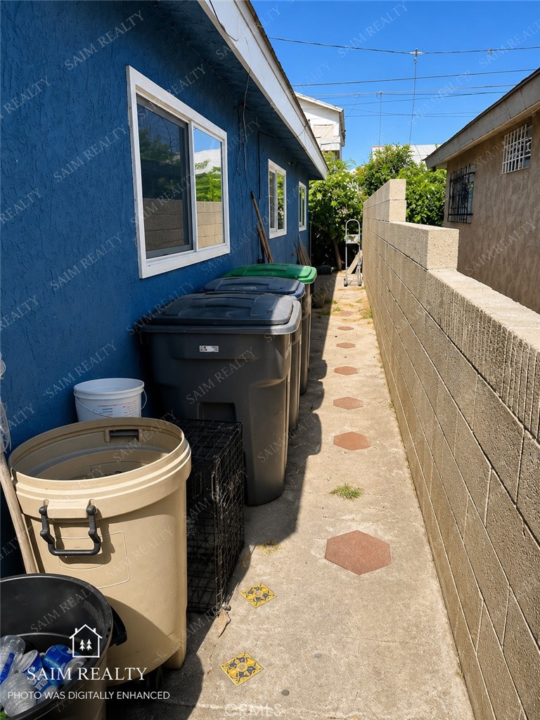 22113 22115 Seine Avenue Property Photo 17