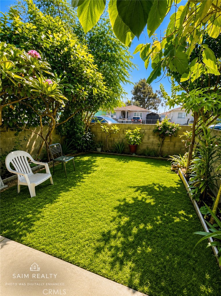 22113 22115 Seine Avenue Property Photo 19