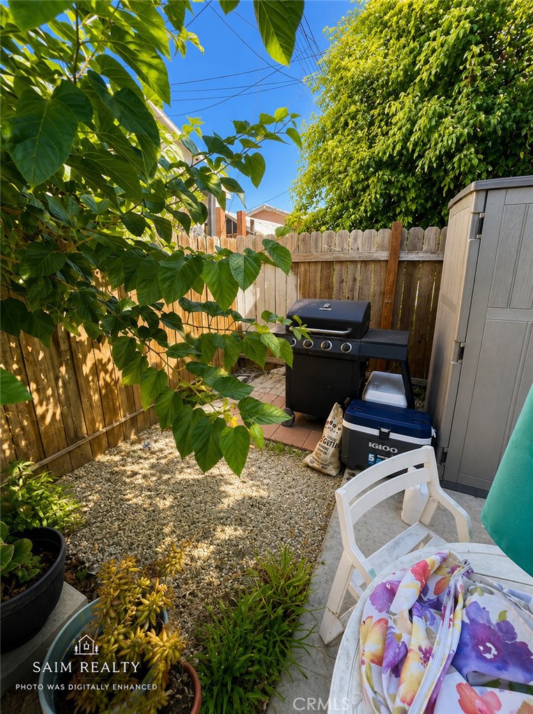 22113 22115 Seine Avenue Property Photo 20