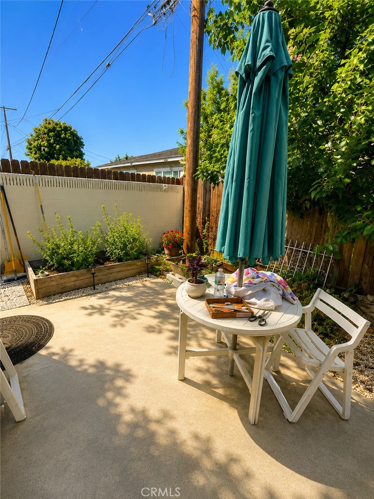 22113 22115 Seine Avenue Property Photo 21