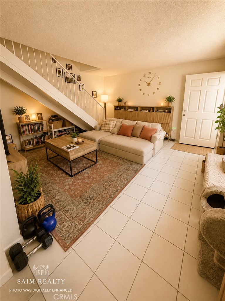 22113 22115 Seine Avenue Property Photo 28