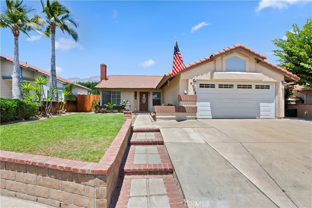 9028 La Verne Property Photo 1