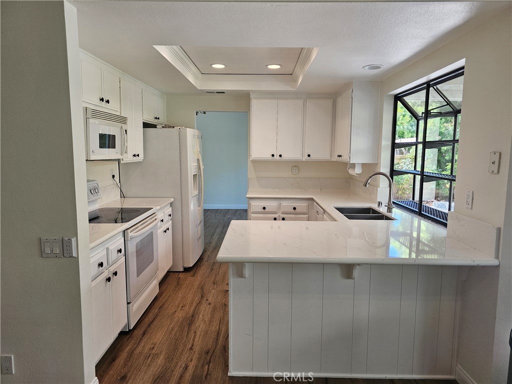 25825 Southbrook Property Photo 3