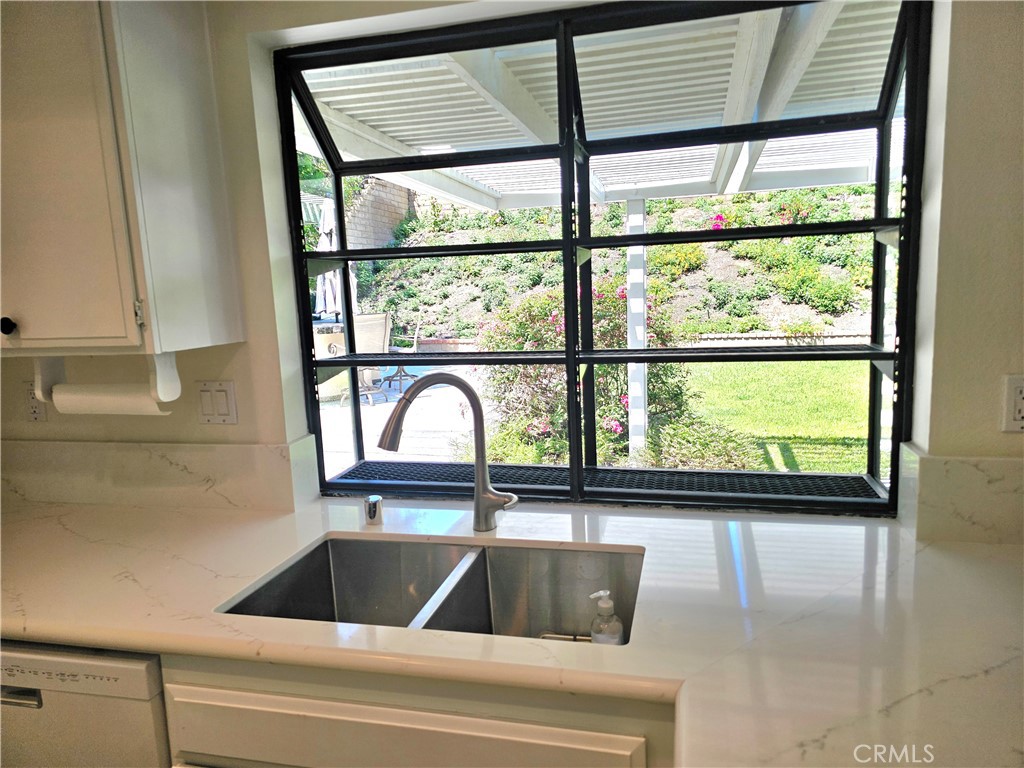 25825 Southbrook Property Photo 5