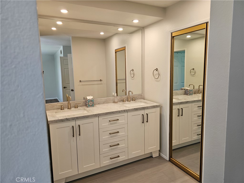 25825 Southbrook Property Photo 13