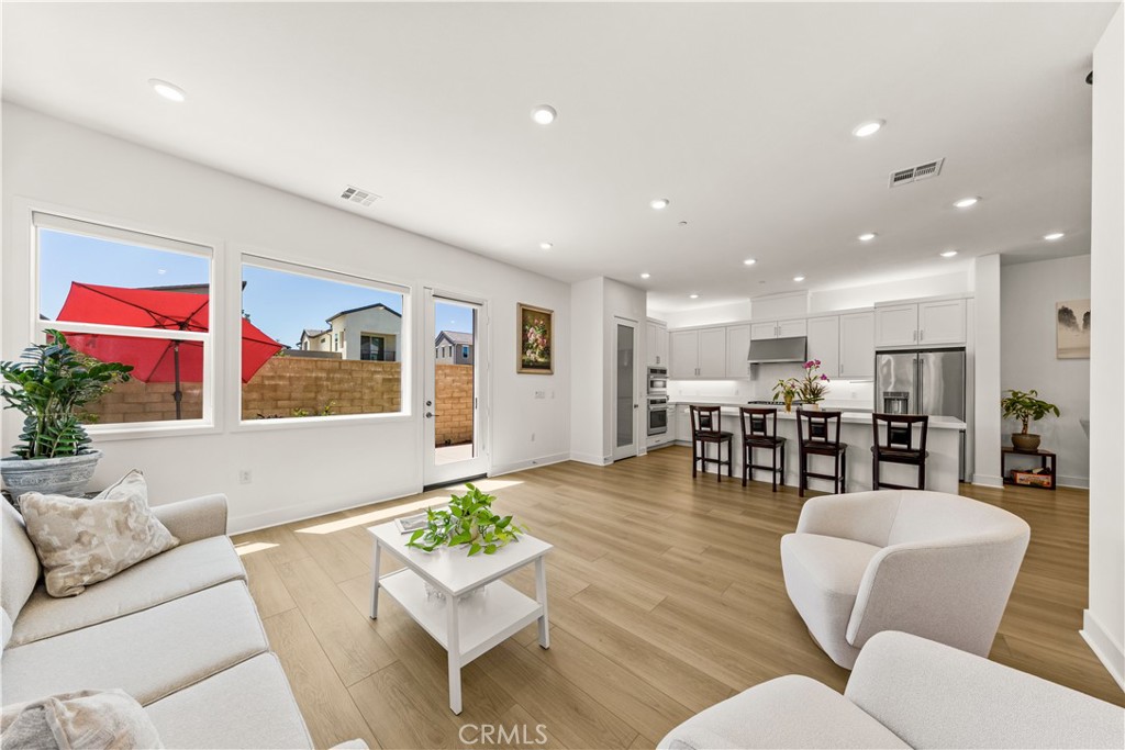 405 Clipper Property Photo 3