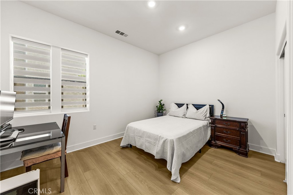 405 Clipper Property Photo 7