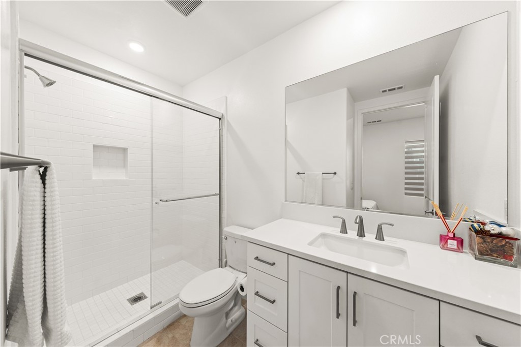 405 Clipper Property Photo 8