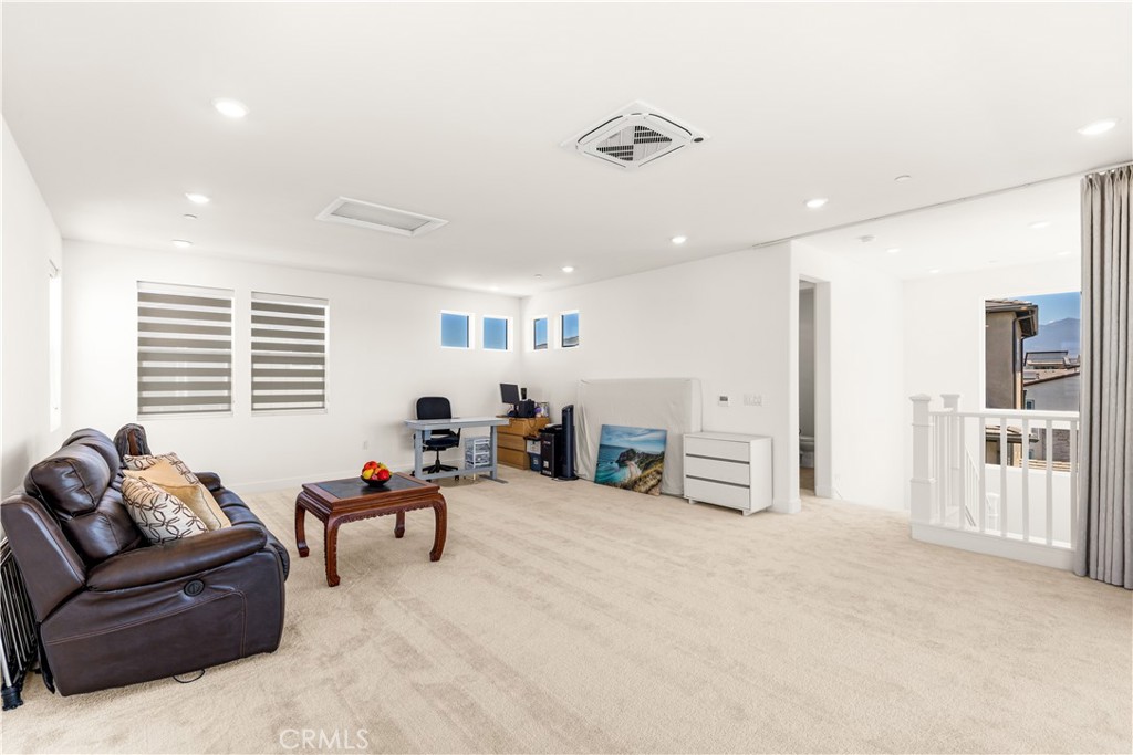 405 Clipper Property Photo 18