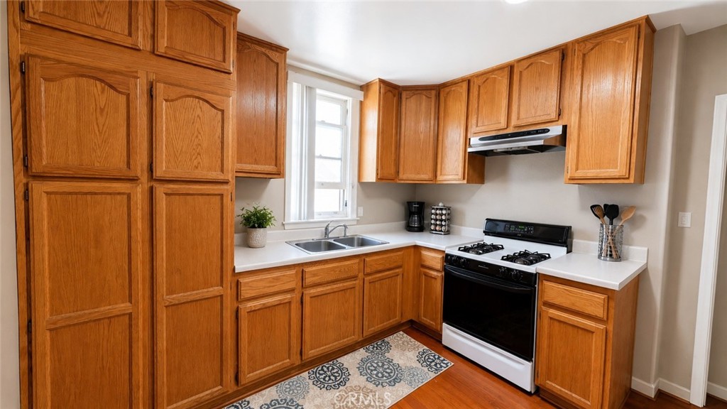 110 S Cornell Property Photo 16