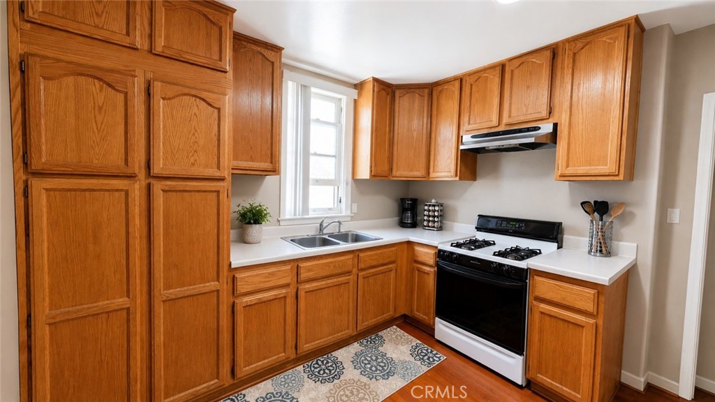 110 S Cornell Property Photo 42