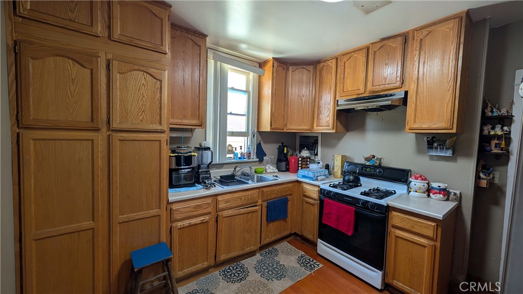 110 S Cornell Property Photo 43