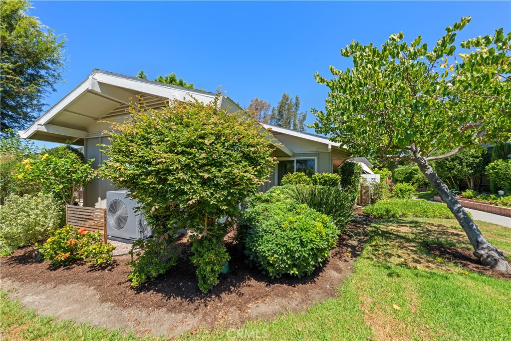 613 Avenida Sevilla B Property Photo 4