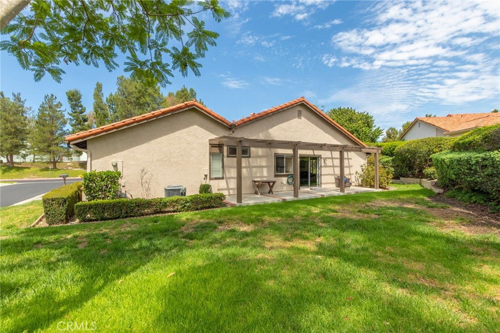 28302 Borgona Property Photo 7