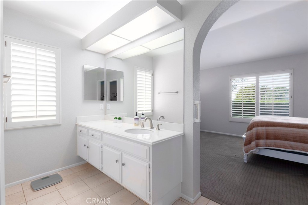 28302 Borgona Property Photo 10