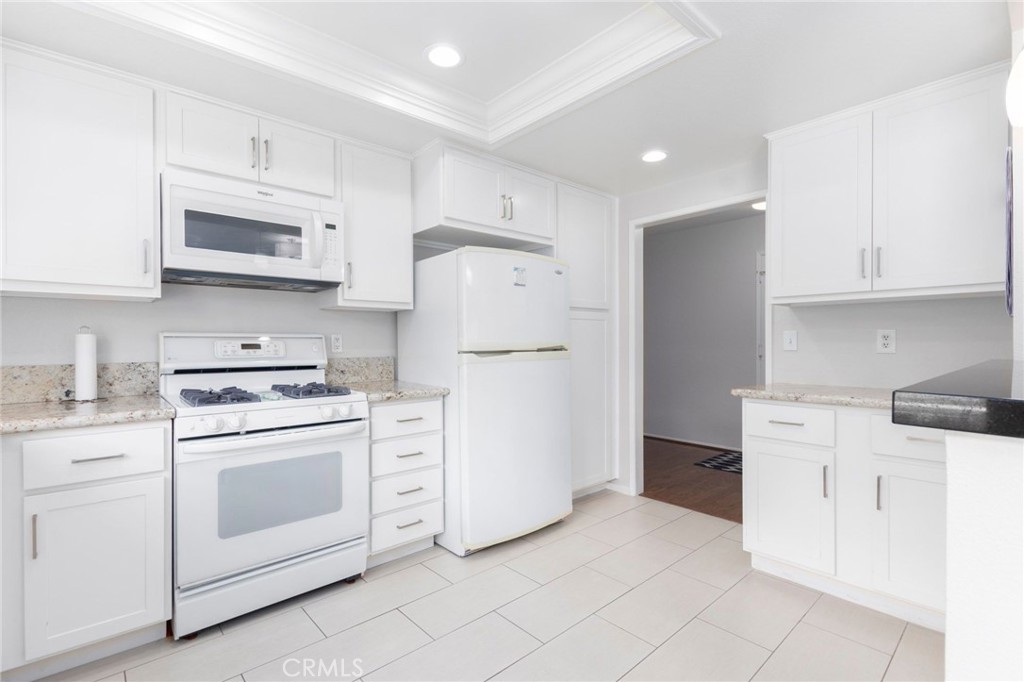 28302 Borgona Property Photo 25