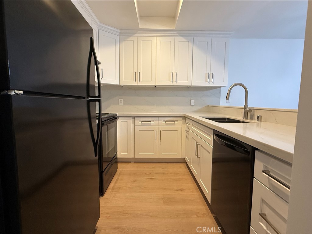 7212 Marina Pacifica N Property Photo 16