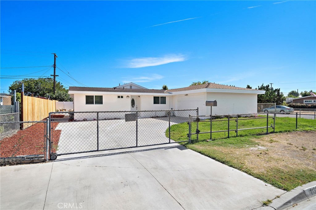 11322 Salinaz Avenue Property Photo 2