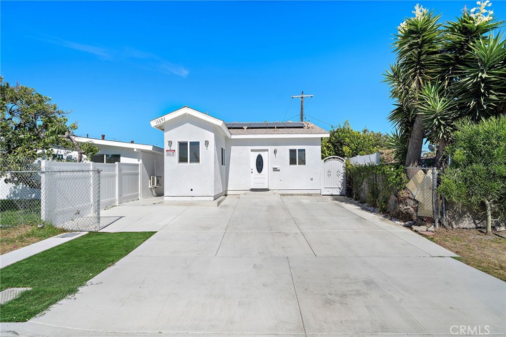 11322 Salinaz Avenue Property Photo 3