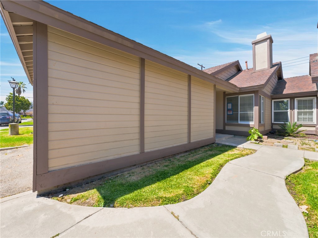 15811 Francisquito 2 Property Photo 3