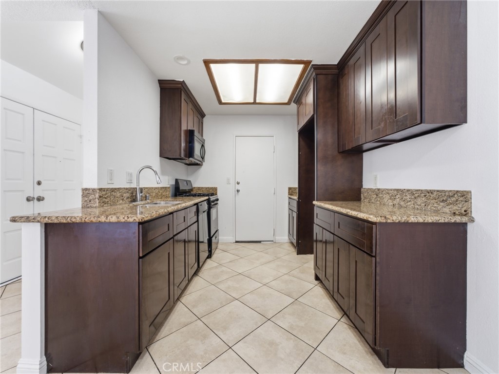15811 Francisquito 2 Property Photo 10
