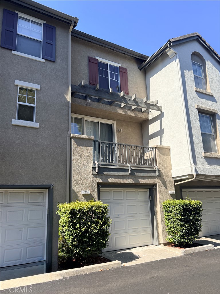 23 Tulare Property Photo 3