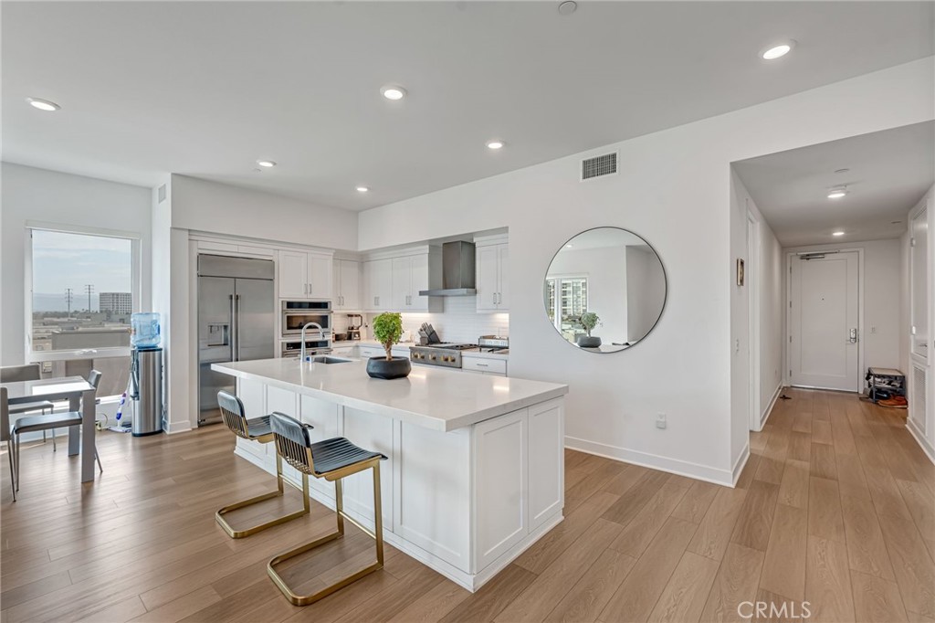 4600 Rivington Property Photo 4