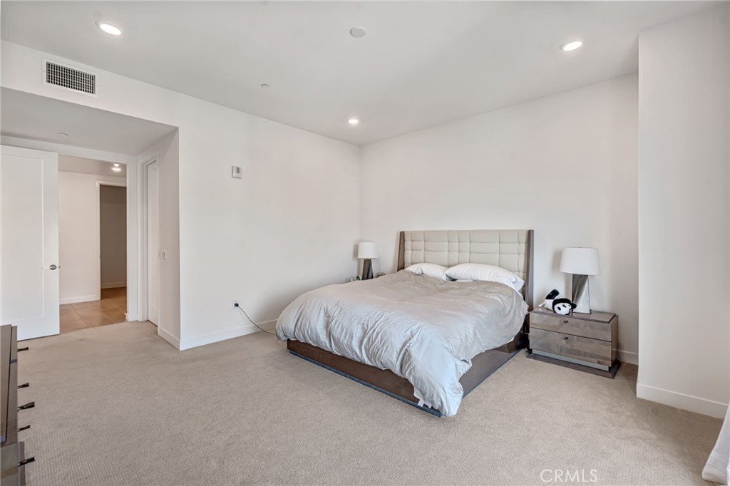 4600 Rivington Property Photo 13