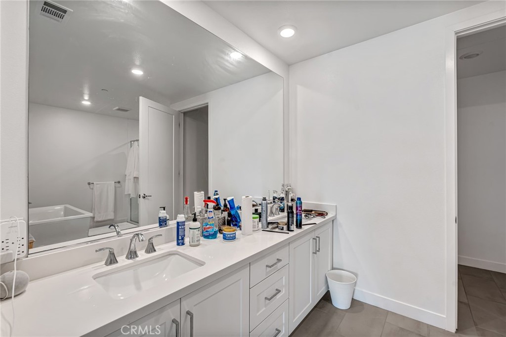 4600 Rivington Property Photo 16