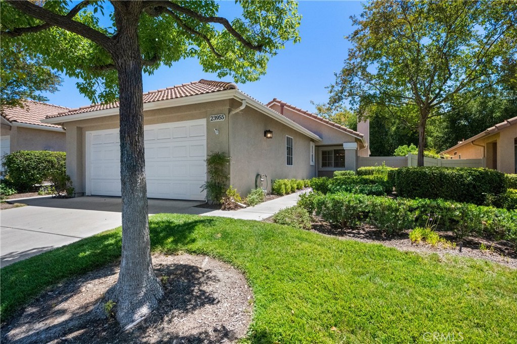 23955 Via Astuto Property Photo 2