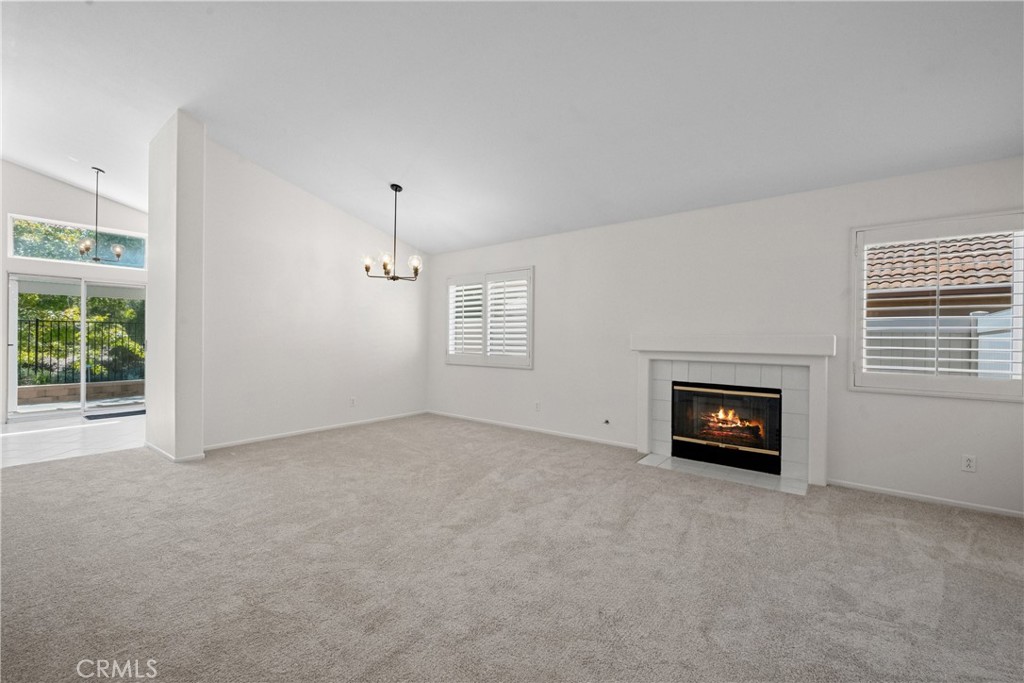 23955 Via Astuto Property Photo 8