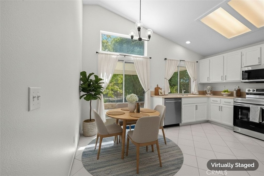 23955 Via Astuto Property Photo 11