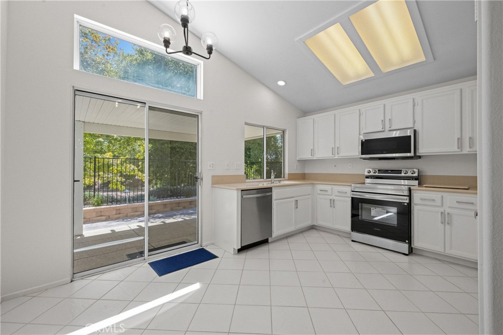23955 Via Astuto Property Photo 14