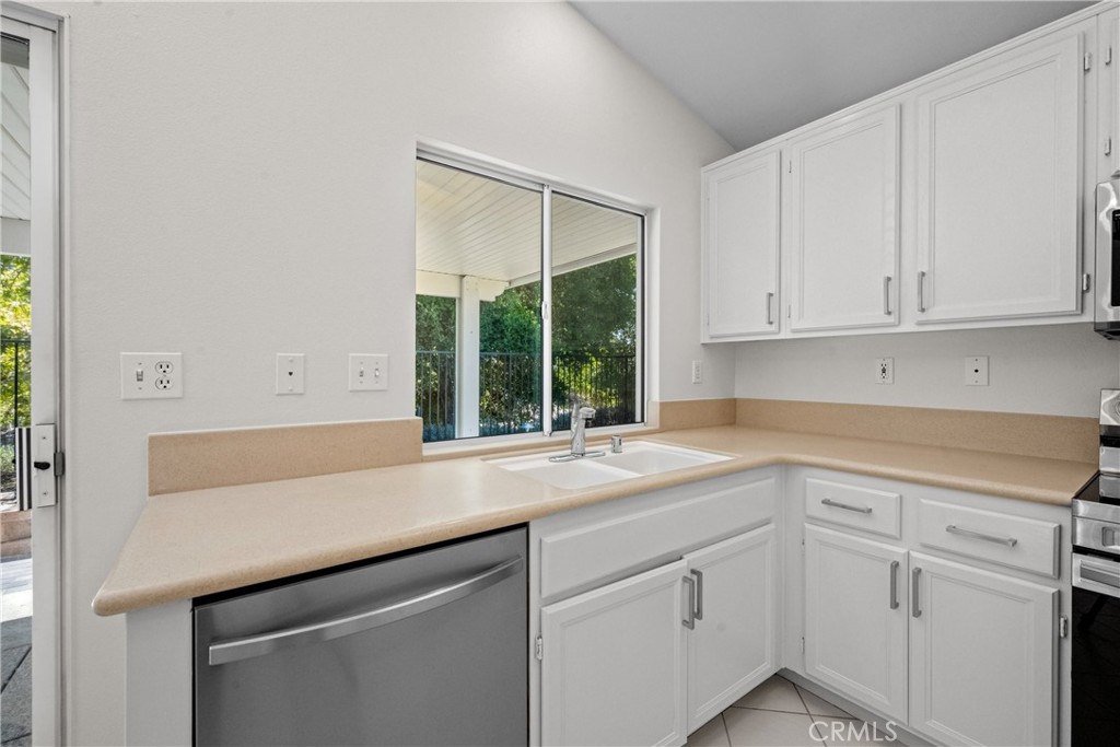 23955 Via Astuto Property Photo 17